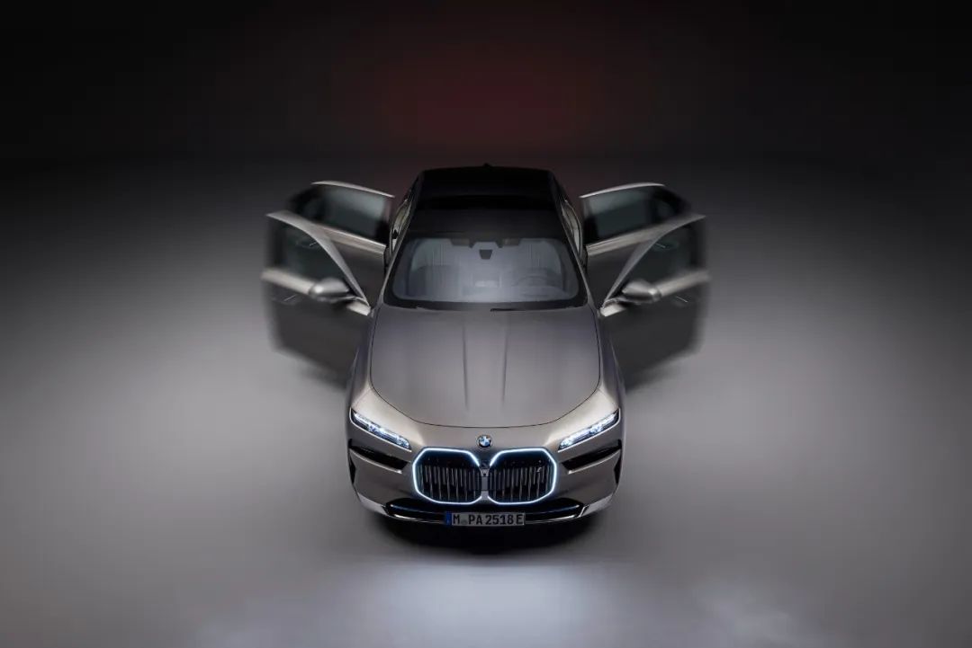 安全科技与豪华体验：宝马的完美结合_宝马科技感车_宝马科技