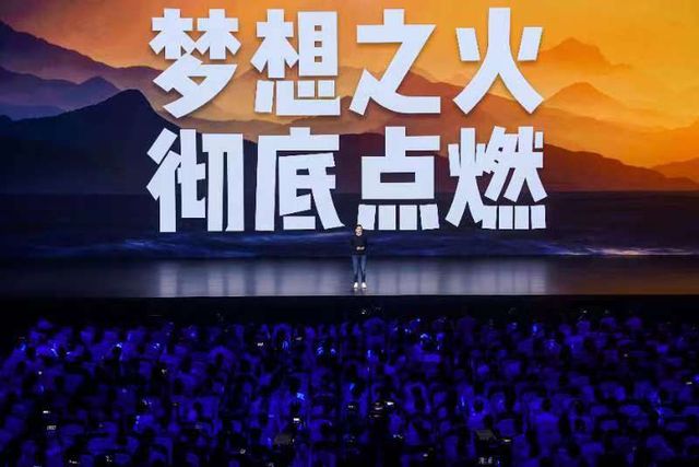 小而强大：小米手机如何颠覆市场？_小米维持低端市场占有率_小米手机进军高端市场