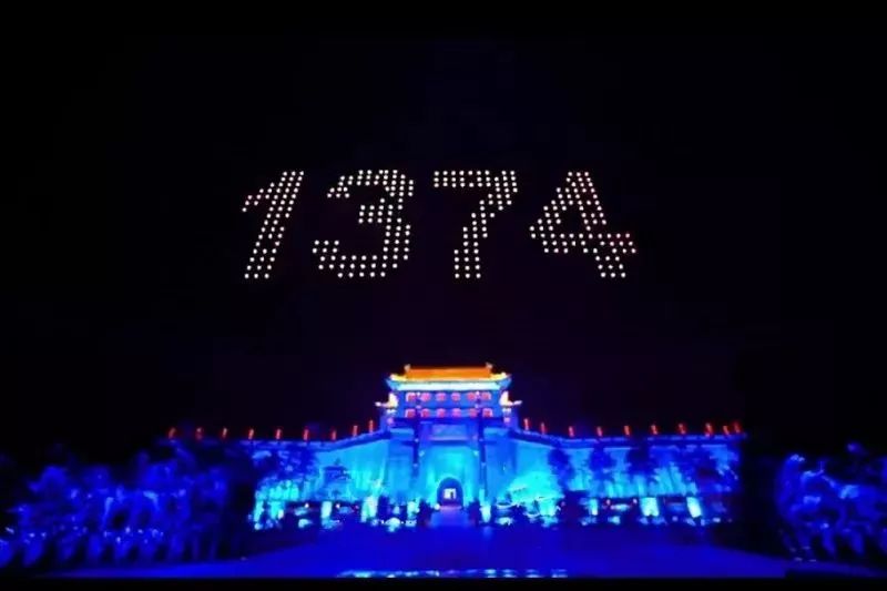 无人机的编程与表演艺术的结合_编程无人机比赛视频_无人机表演编程