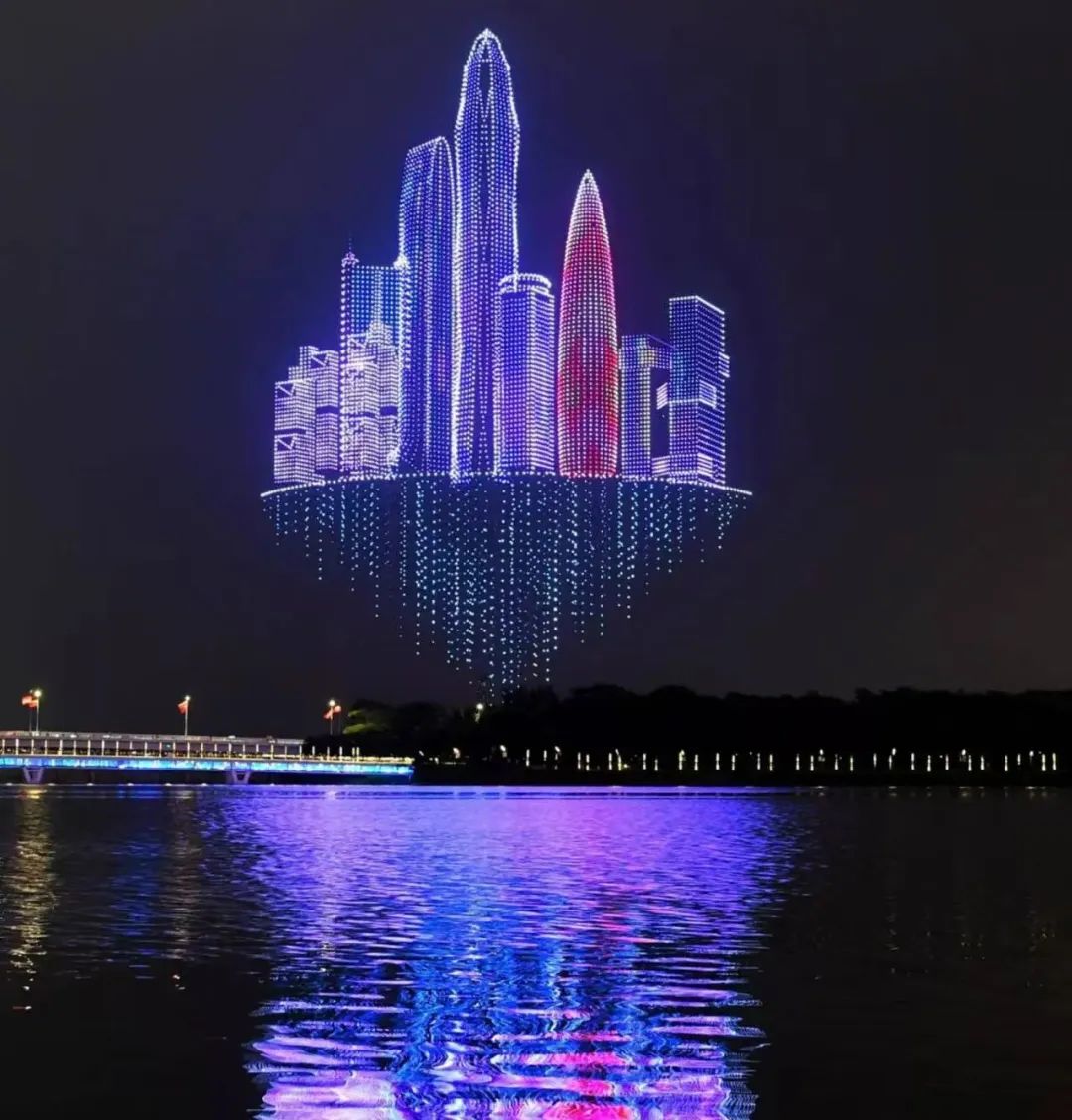 无人机舞蹈编程_无人机的编程与表演艺术的结合_编程无人机比赛视频