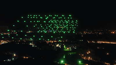 无人机的编程与表演艺术的结合_编程无人机比赛视频_无人编程平台