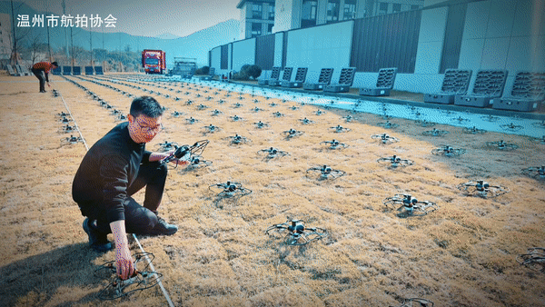 编程无人机比赛视频_无人机编程表演用什么语言_无人机的编程与表演艺术的结合