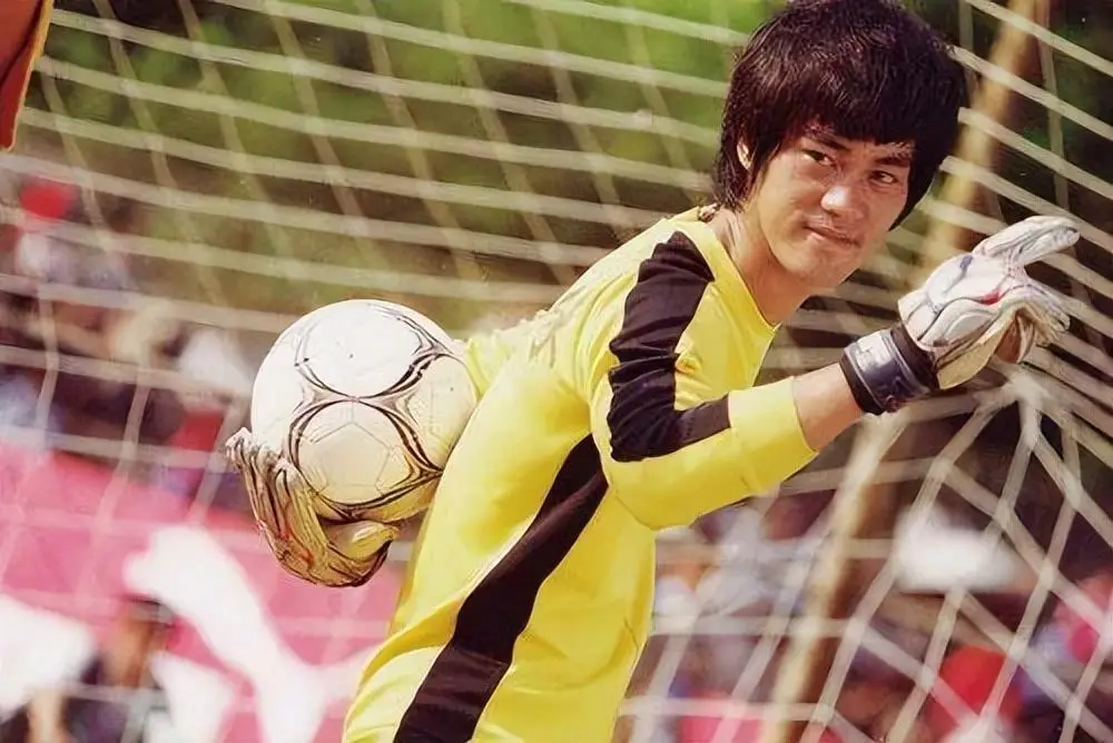 周星驰在武术片中的演出_周星驰武术指导_周星驰武术功底视频