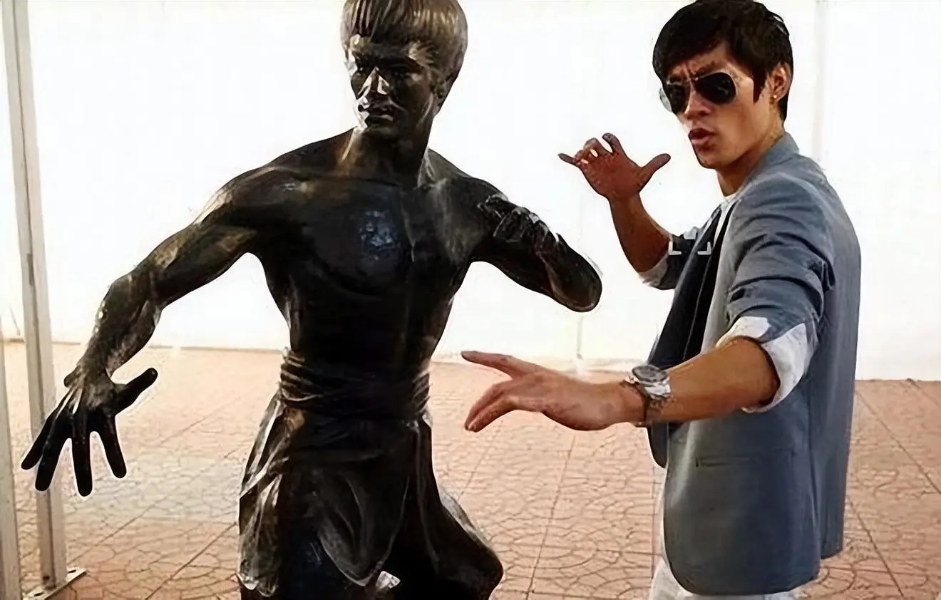 周星驰在武术片中的演出_周星驰武术指导_周星驰武术功底视频