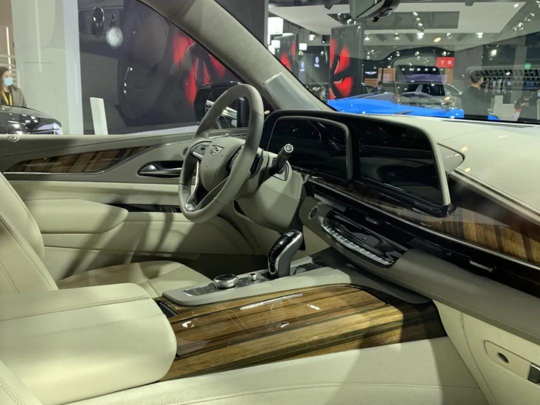 凯迪拉克家庭轿车_凯迪拉克的家庭车型与实用性_凯迪拉克家用车型及报价