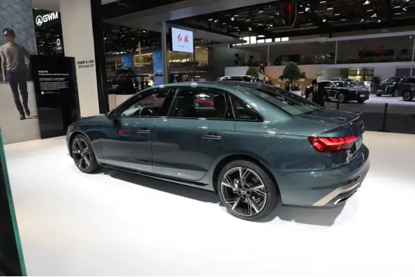 探索宾利豪华体验的每一个细节_豪华宾利车_豪华宾利细节探索体验怎么样