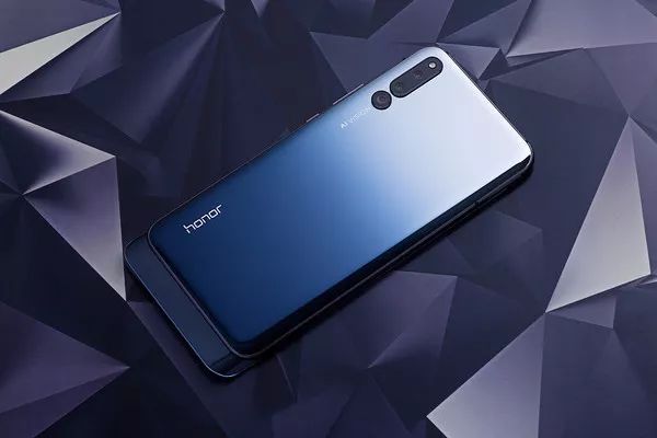 荣耀的镜头_荣耀手机的镜头是什么的_评测荣耀的拍照效果：从镜头到成像