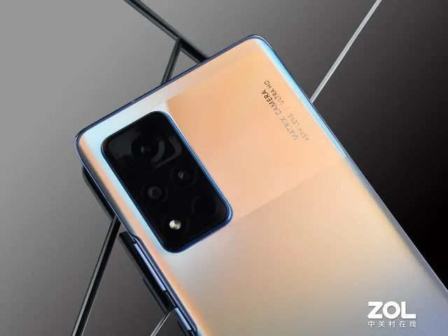 评测荣耀的拍照效果：从镜头到成像_荣耀的镜头_荣耀手机镜头往后翻的是哪一款