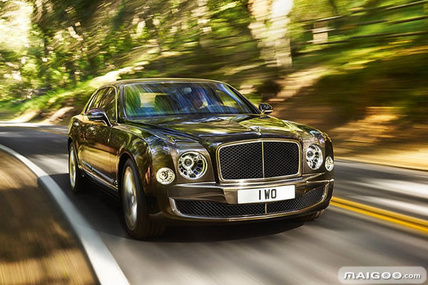 宾利豪华车型_豪华版宾利_宾利与运动性能：豪华中的速度狂欢