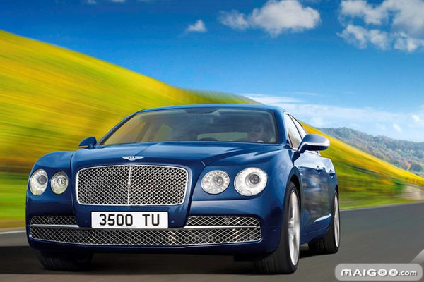 豪华版宾利_宾利与运动性能：豪华中的速度狂欢_宾利豪华车型