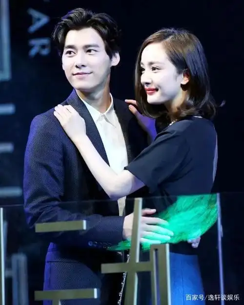 杨幂和李易峰情侣装_杨幂李易峰剧组情侣_杨幂和李易峰的银幕情缘
