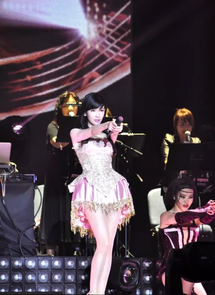 周慧敏的经典影视作品中的女性形象_女演员周慧敏_周慧敏的经典角色