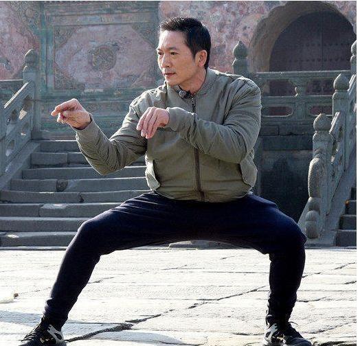 播放洪金宝的歌_洪金宝文艺片_洪金宝的经典影视音乐与氛围