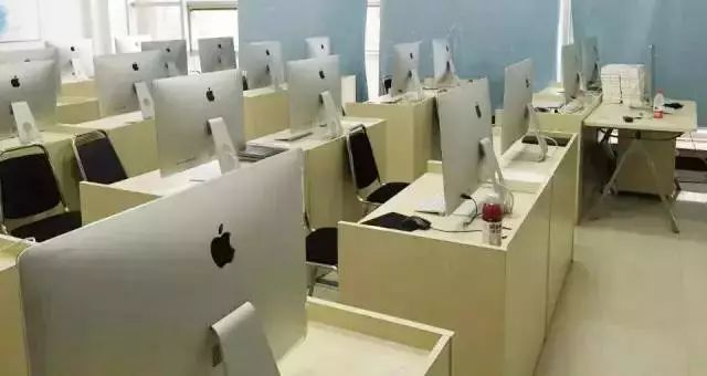 无人机表演设备多少钱_无人机表演中使用的常见软件与工具_表演用的无人机是什么牌子