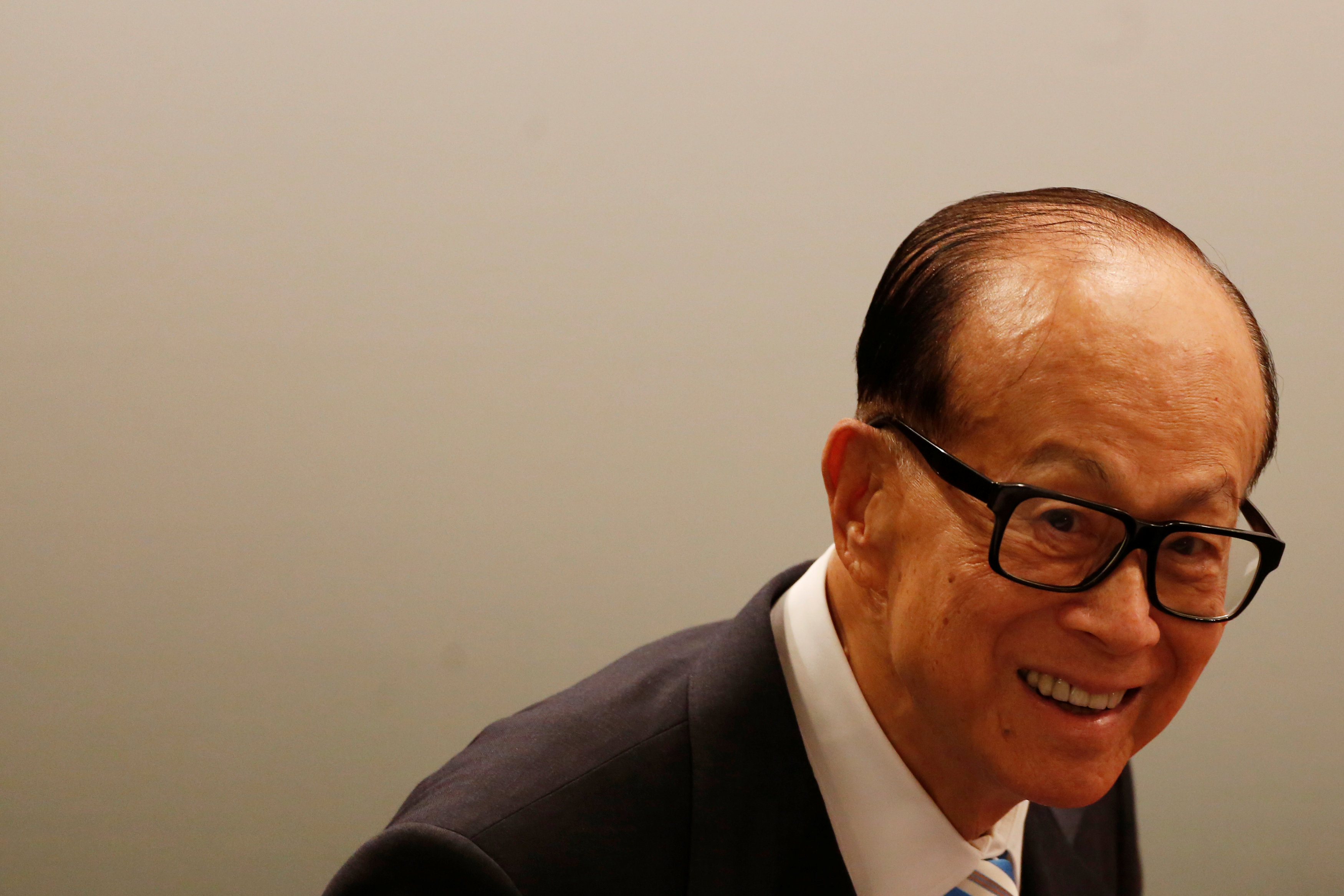 李嘉诚对房地产三个因素_李嘉诚在房地产市场的布局_李嘉诚关于房地产的言论