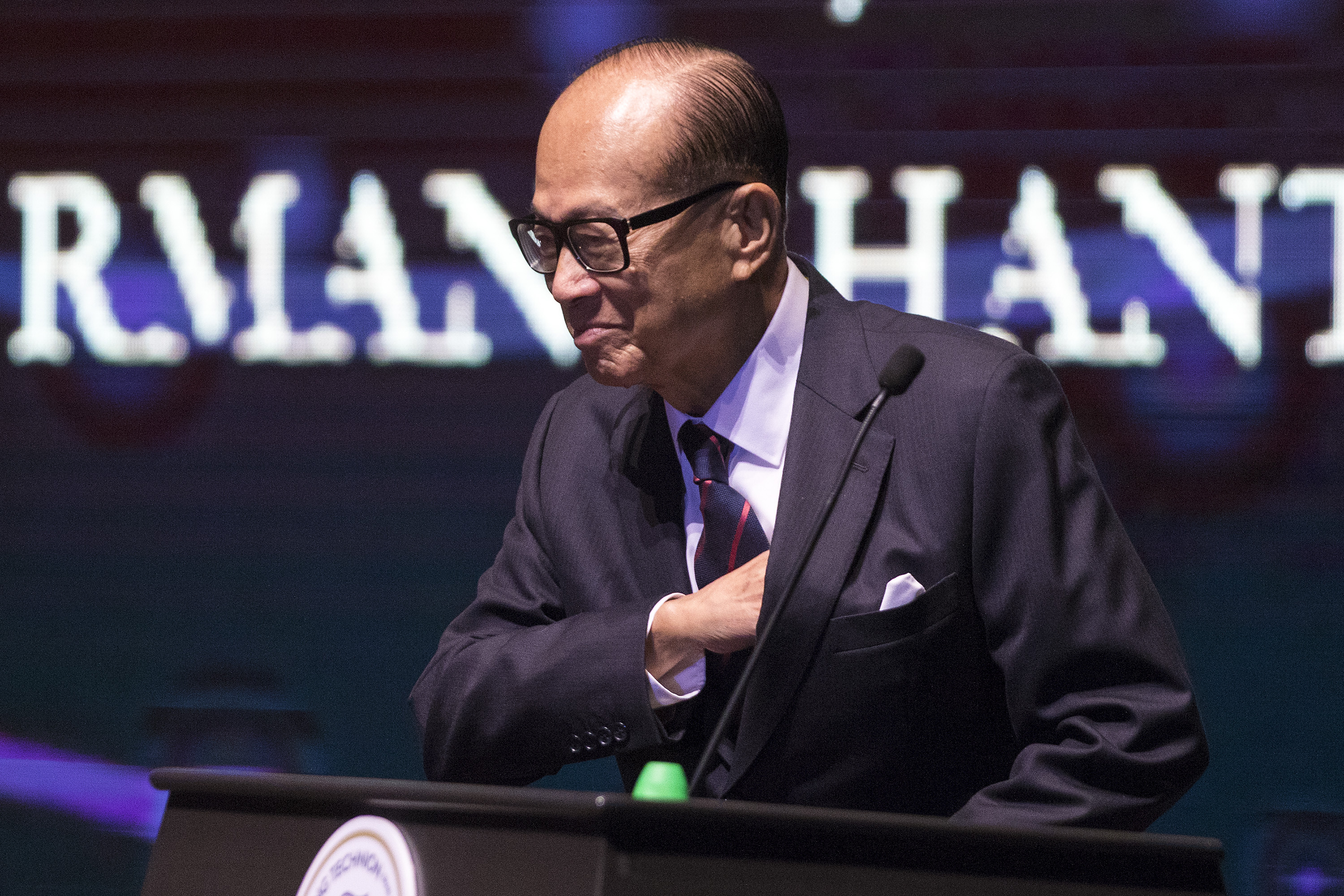 李嘉诚在房地产市场的布局_李嘉诚关于房地产的言论_李嘉诚对房地产三个因素