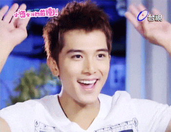 邱泽老婆_邱泽_邱泽和老婆牵手逛街