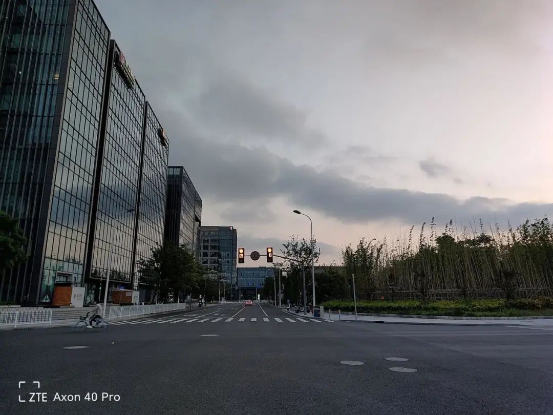 中兴2021手机评测_中兴手机的游戏性能与流畅度评测_中兴手机性能如何