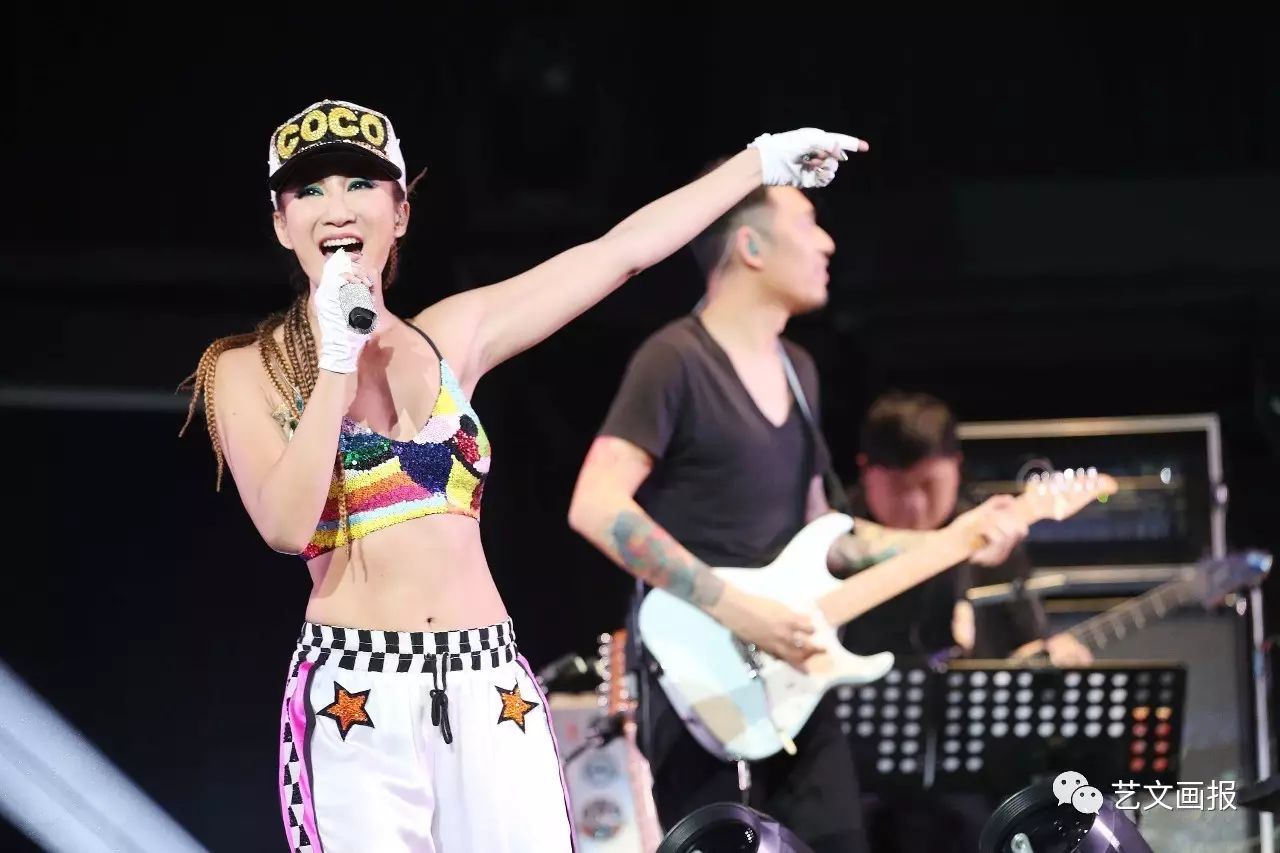 邓紫棋在舞台上的精湛表演，打动现场每一个人_邓紫棋现场_邓紫棋舞台