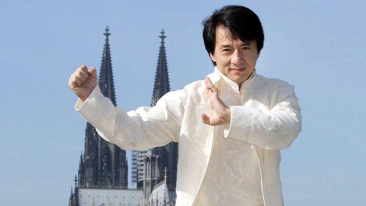 成龙传播中国文化_成龙文化水平_成龙与中国传统文化的结合