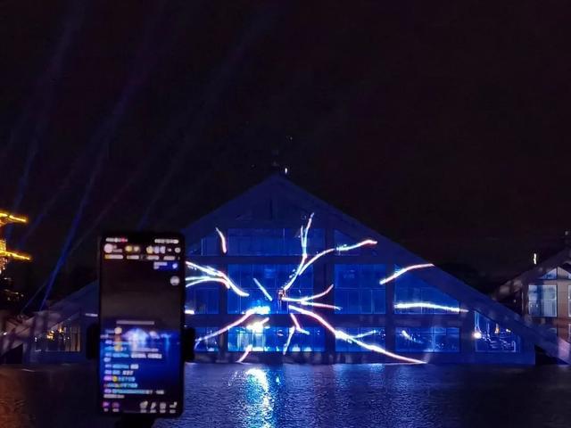 如何通过无人机表演讲述故事？_无人讲解_坛胡博轩讲述张辛昕的故事