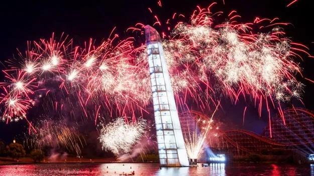 无人讲解_坛胡博轩讲述张辛昕的故事_如何通过无人机表演讲述故事？