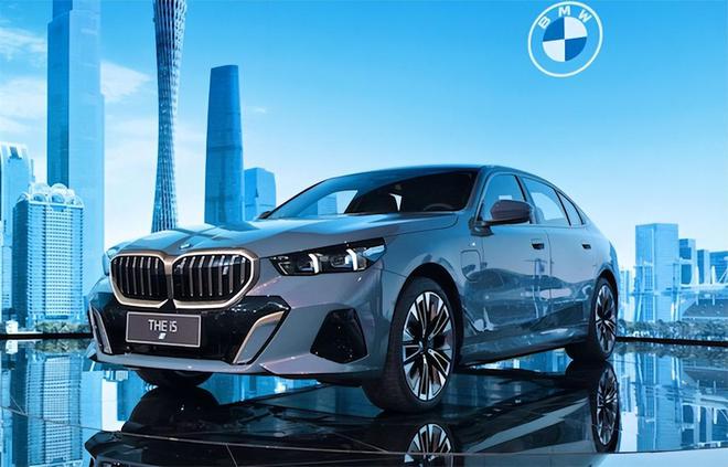 凯迪拉克与其他豪华车品牌的比较_凯迪拉克豪华品牌吗_凯迪拉克最豪华的suv