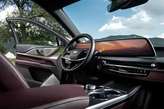 最新宝马双r_宝马双引擎有哪些_宝马汽车性能与安全性的双重体现