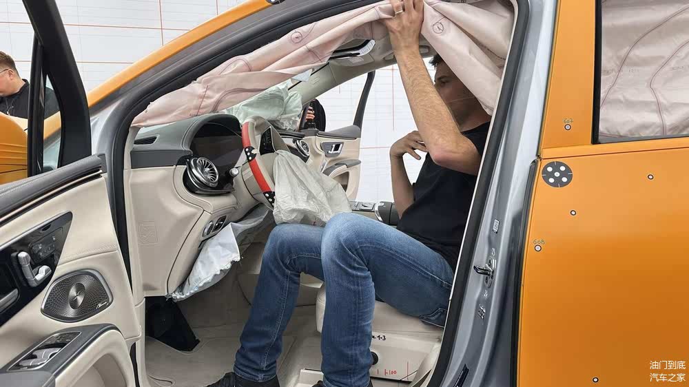 碰撞安全技术的作用_碰撞科技有限公司_电动车科技创新：未来与当前问题的碰撞