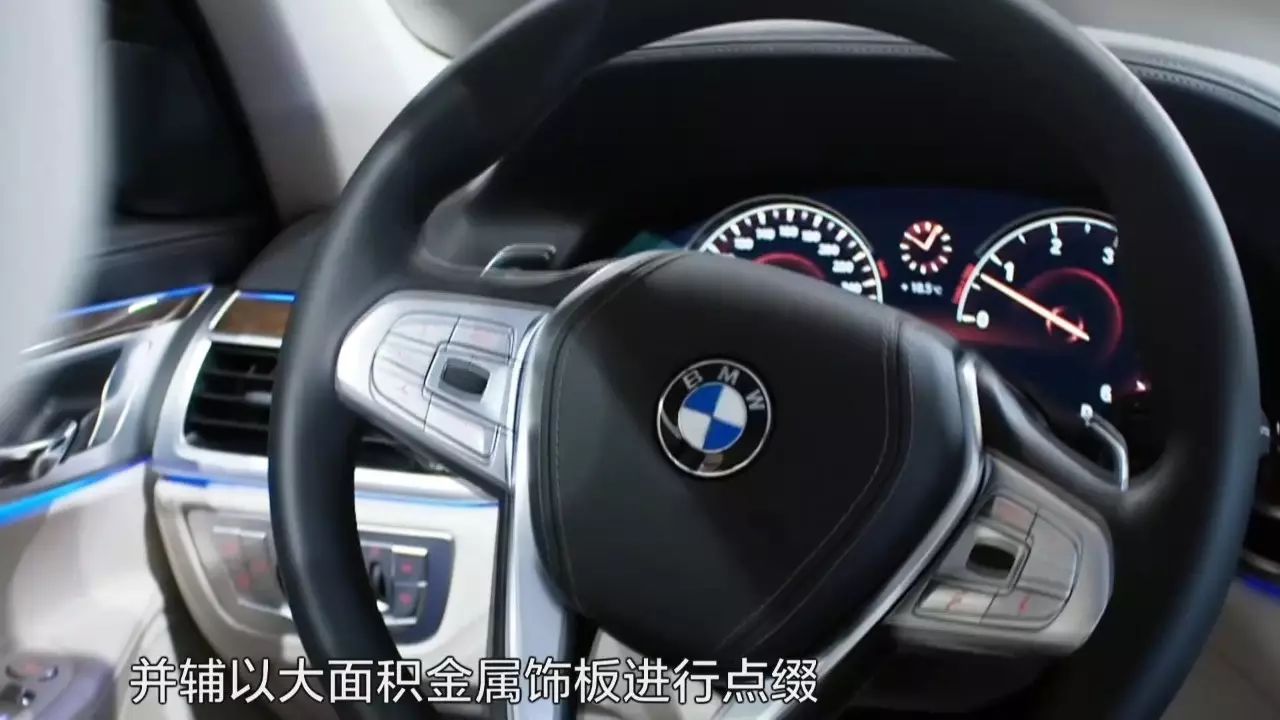 劳斯莱斯的车内氛围灯光系统_劳斯莱斯内饰功能_劳斯莱斯车内功能介绍