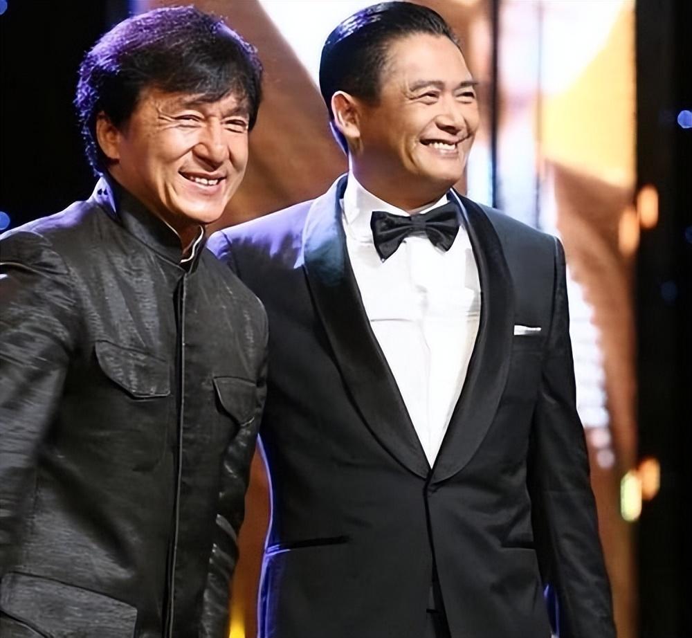 成龙明星动作比较好的是谁_成龙与其他动作明星的比较_成龙最佳动作设计